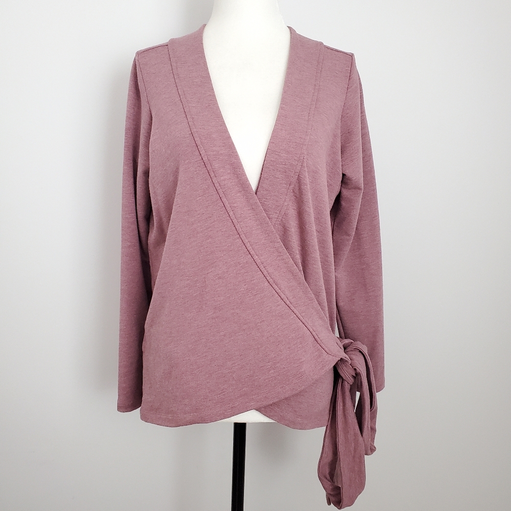 Smash & Tess Elevate Everday Wrap Top Size Medium